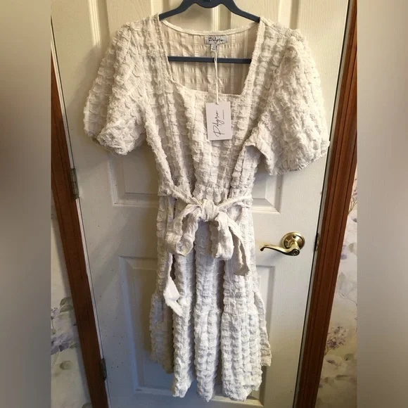 On Cloud Nine Bubble Midi Dress - Picture 5 of 12